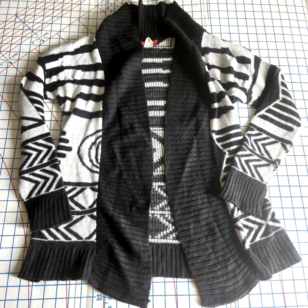 Say What? Aztec Print Cardigan Sweater Black White Juniors Size M